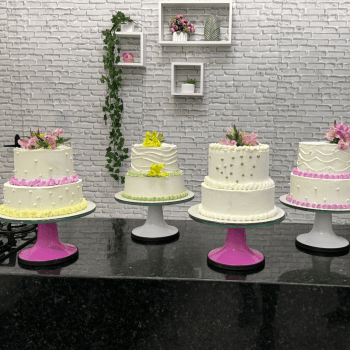 Curso Prático de Bolo de Andar da Estrutura à Decoração 10/07/26 09h às 17h